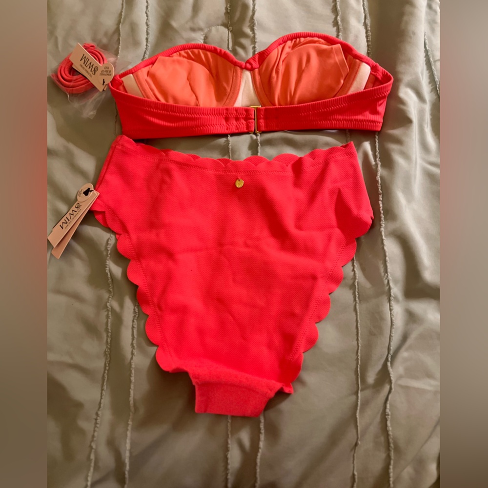 Beautiful Brand New Two Piece Victoria Sectet Bathing Suit Size XS. Orange